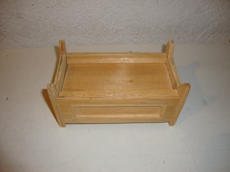 Kleine Holzwiege