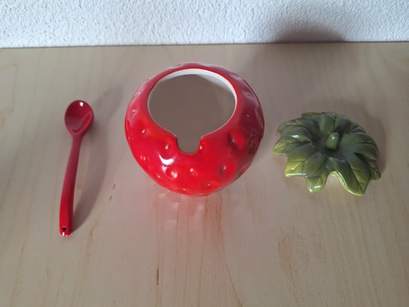 Zucker Schüssel Erdbeere mit Deckel und Löffel