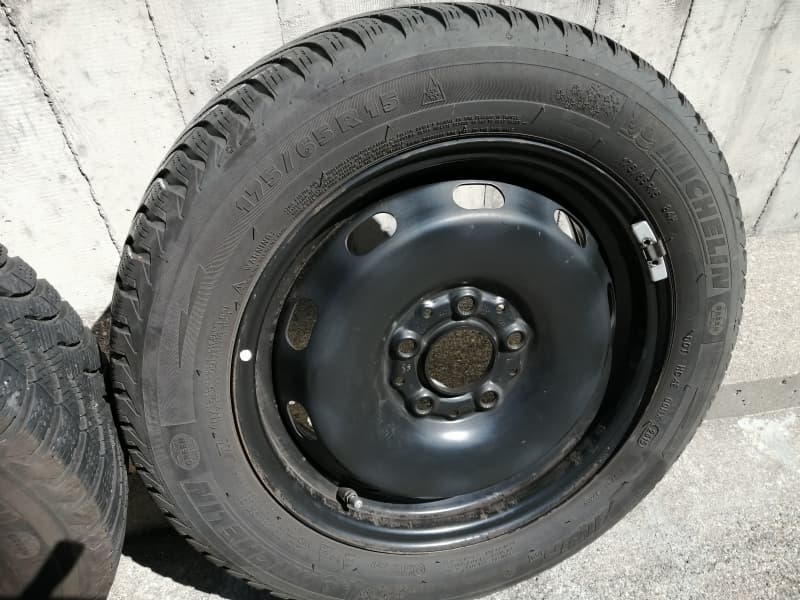 Winterreifen komplett mit Felgen Mini one(175/65 R15)