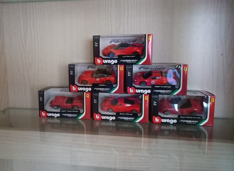 6 schöne FERRARIS in OVP * Für Weihnachtsgeschenk *Viel spass