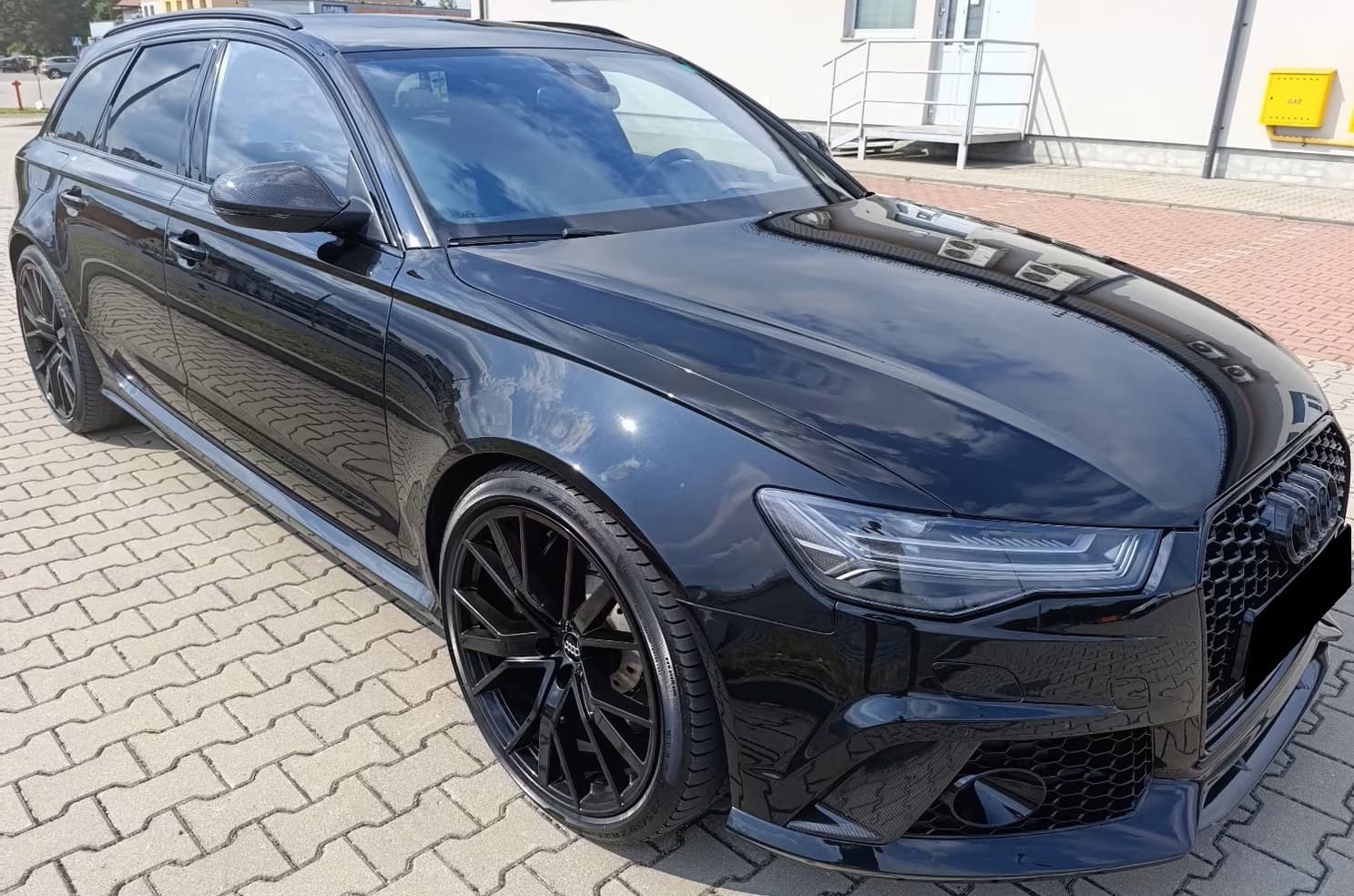 AUDI RS6 Avant Performance 4.0 TFSI V8 quattro Tiptronic 605 PS