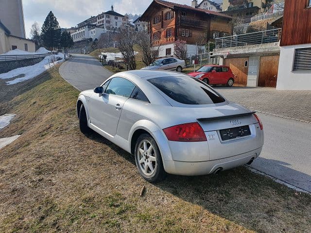 Audi TT Coupé quattro 1.8, 224 PS, grau