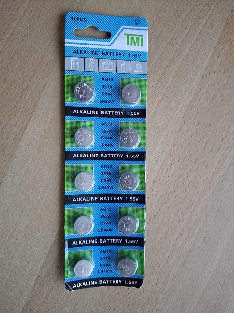 Neue Knopfzellenbatterie LR44