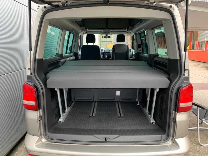 VW T5 California 2.0 TDI Beach Travel (Wohnmobil)