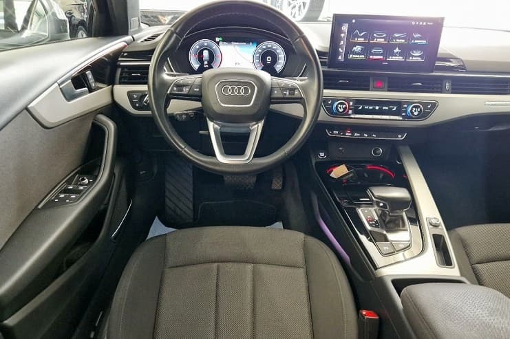 AUDI A4 Avant 40 TDI quattro S-tronic S-Line Attraction
