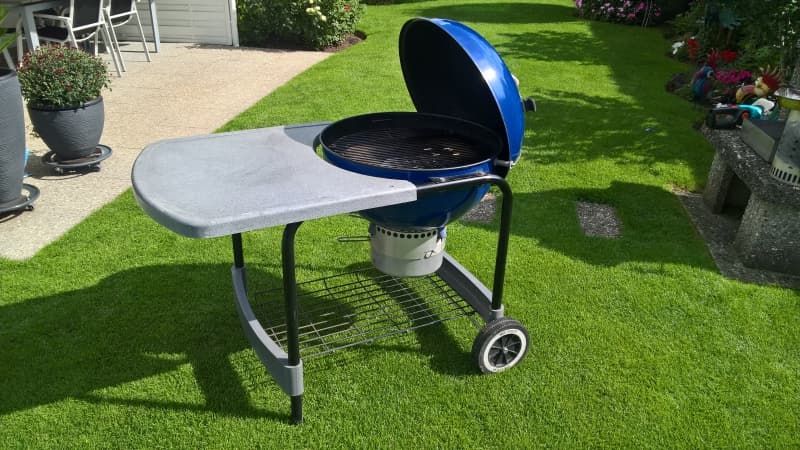 Holzkohlegrill