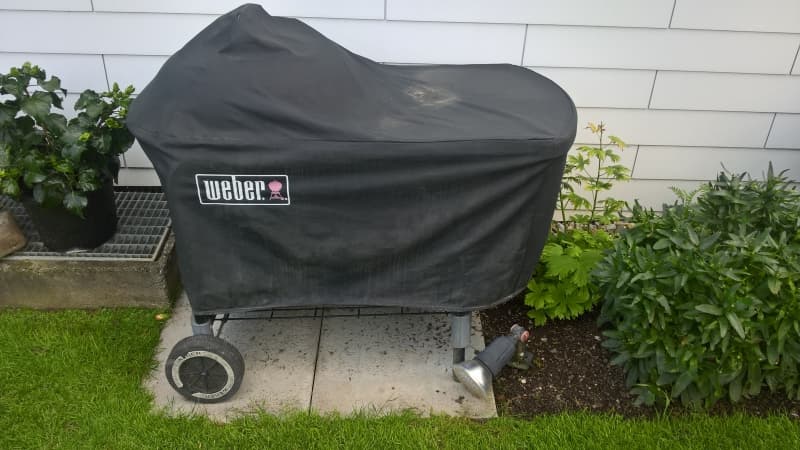 Holzkohlegrill