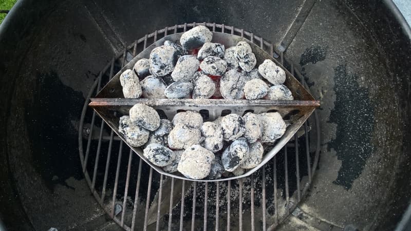 Holzkohlegrill