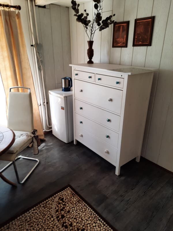 Neu renoviertes und möbliertes WG Zimmer