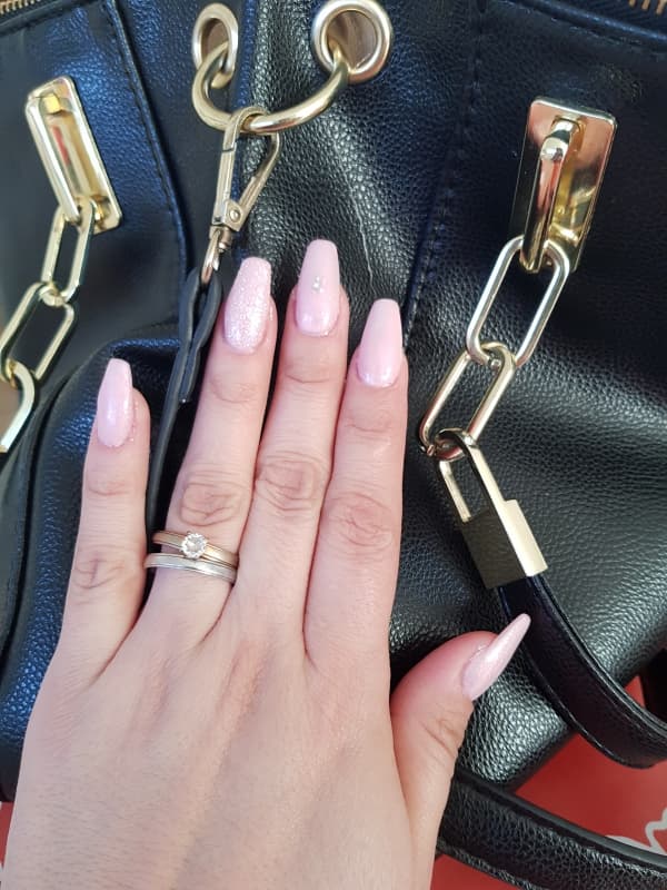 Nail Stylistin und Fusspflegerin