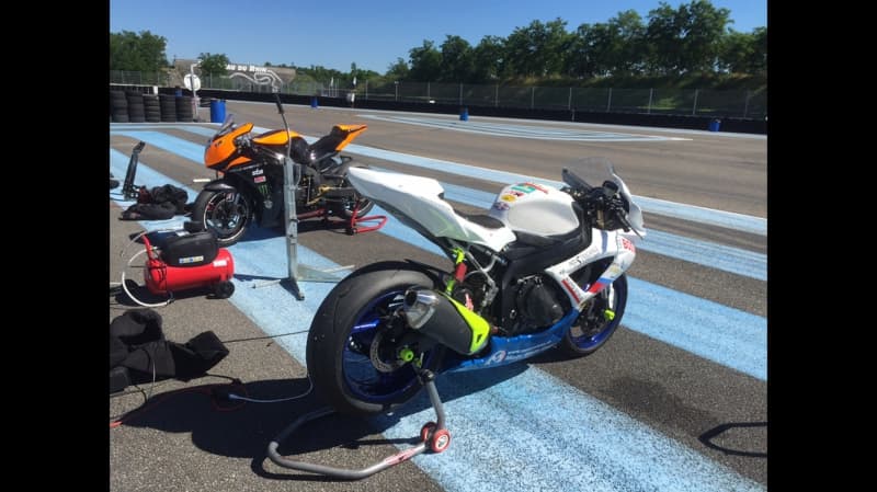 Suzuki GSX-R 750 Rennmotorrad Inkl. Zubehör