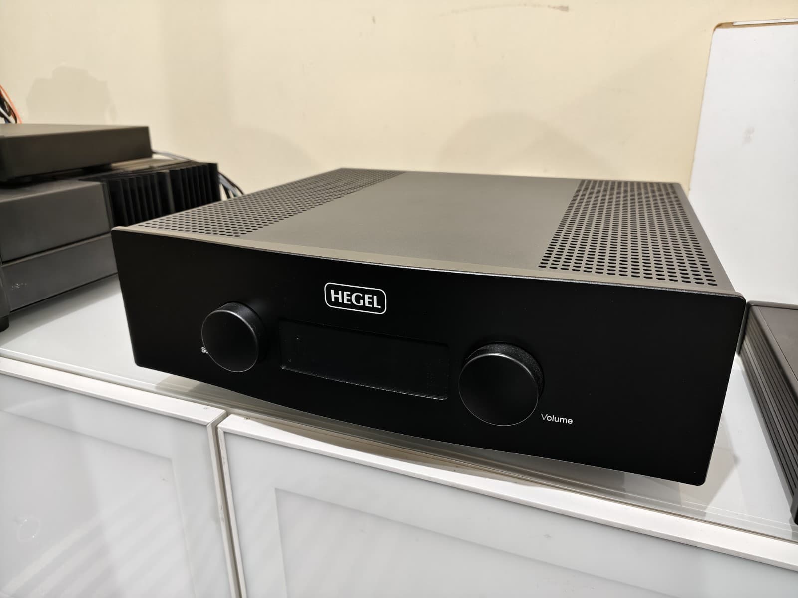 Hegel H400 Vollverstärker - neuwertig