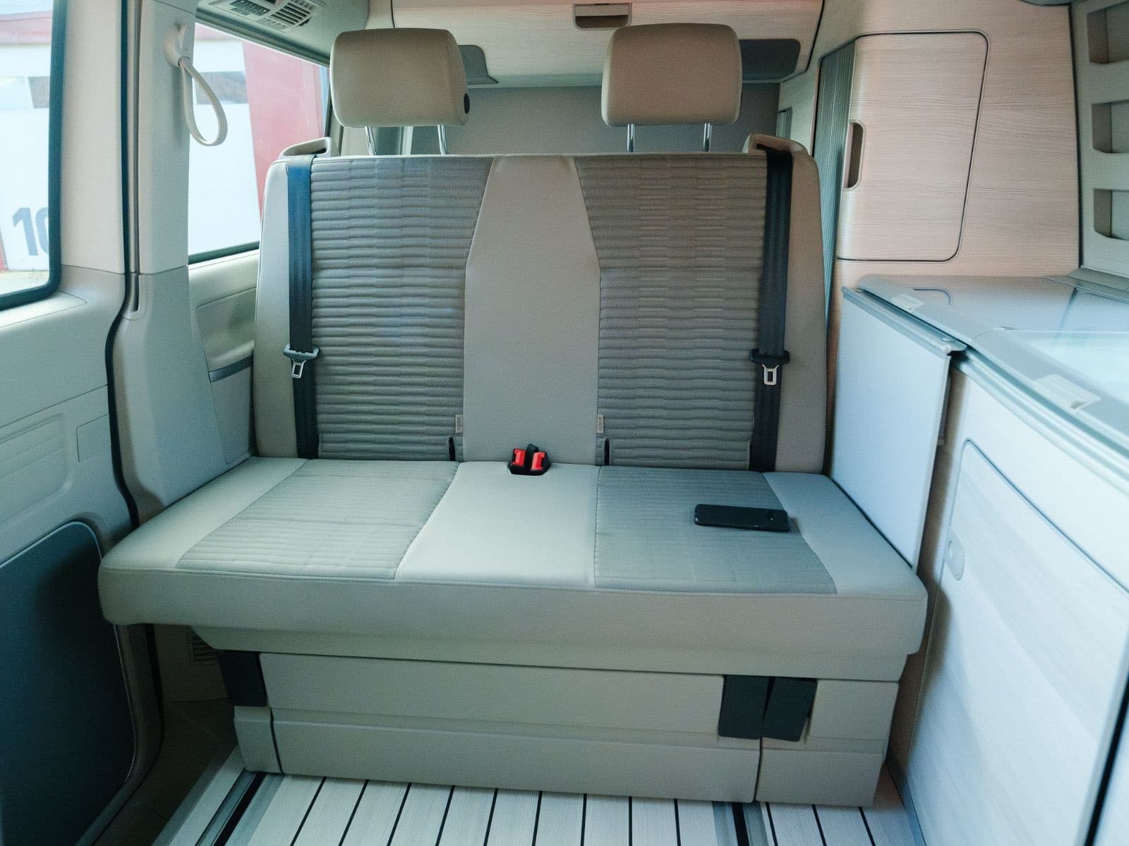 VW T6 California 2.0 Bi-TDI Ocean RED 4Motion