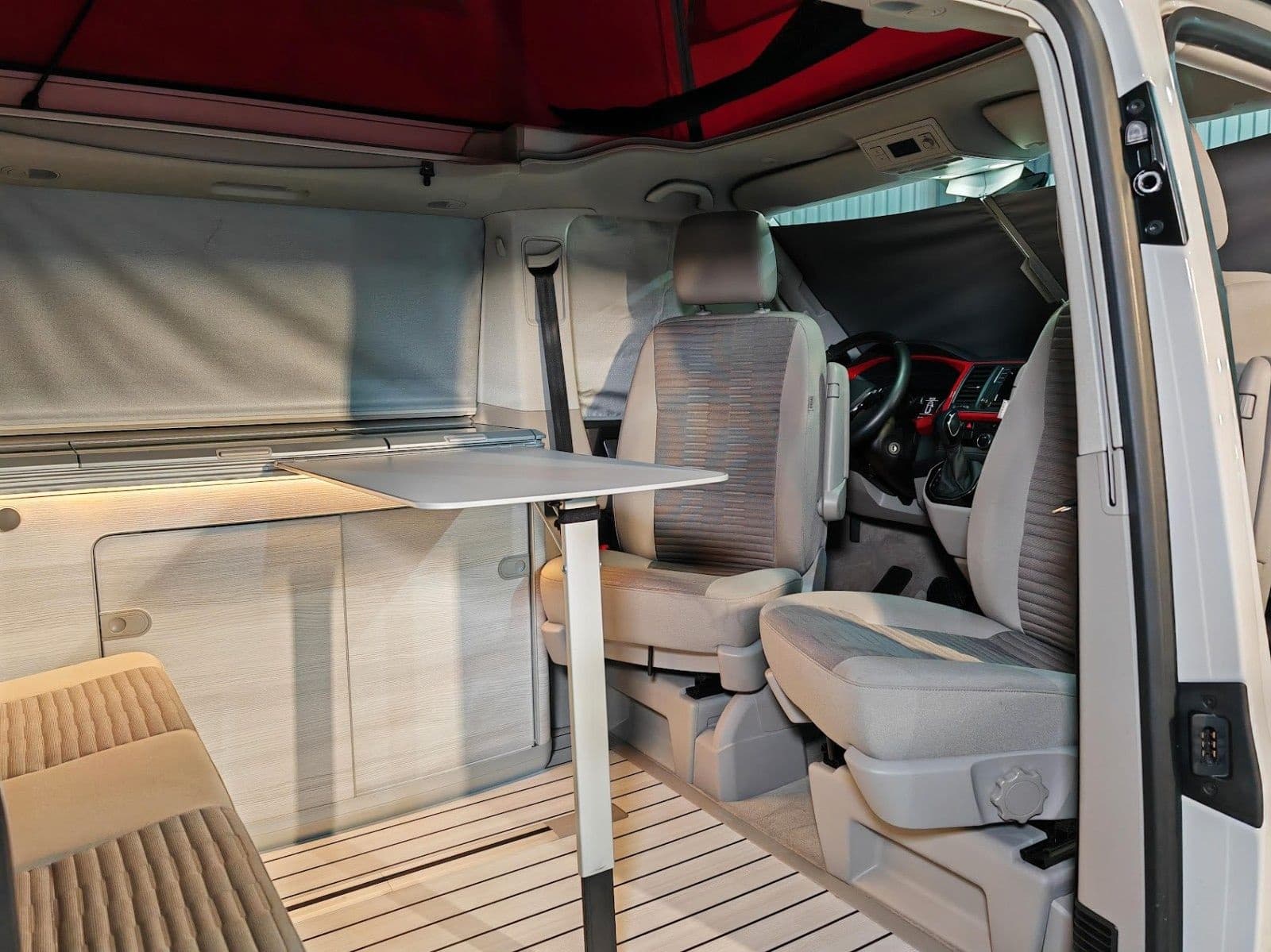 VW T6 California 2.0 Bi-TDI Ocean RED 4Motion