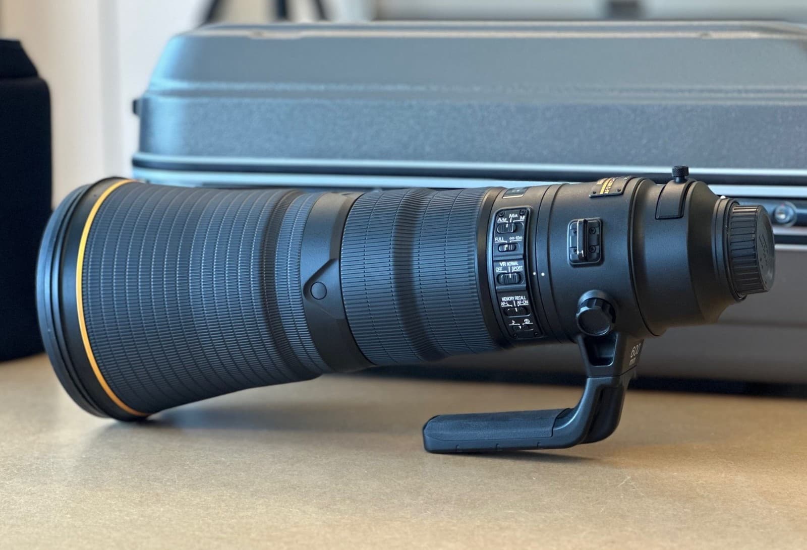 Nikon AF-S NIKKOR 600mm f/4E FL ED VR Super-Teleobjektiv