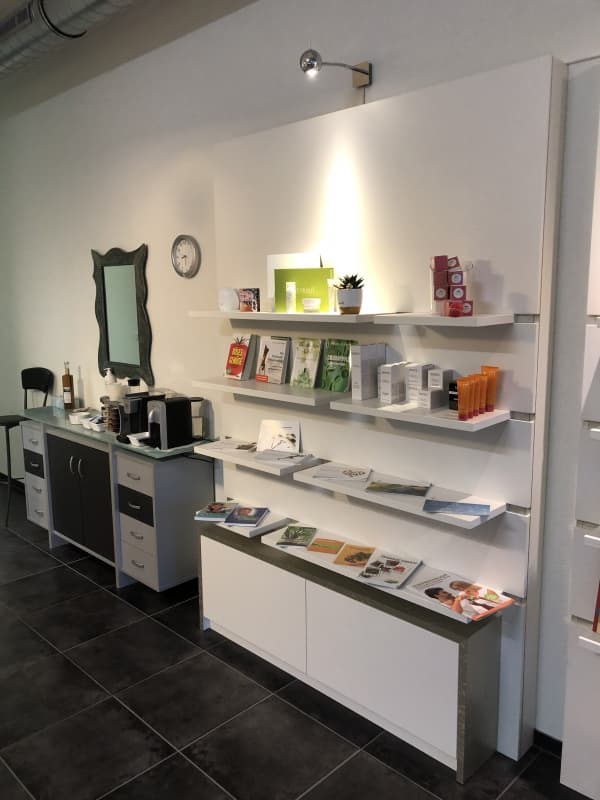 Praxisraum zu vermieten für Tattoostudio/Massage/Wimpern/Browlift