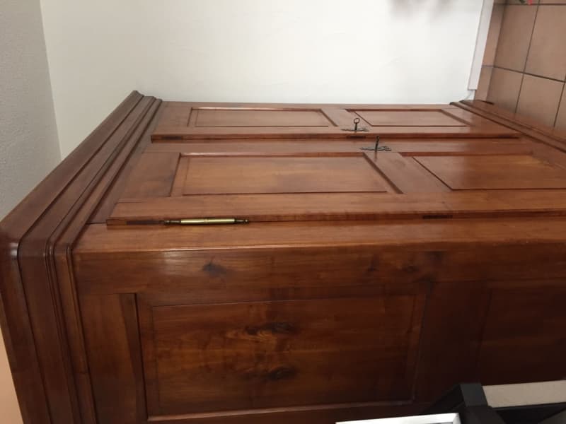 Seltener Birnbaum Schrank