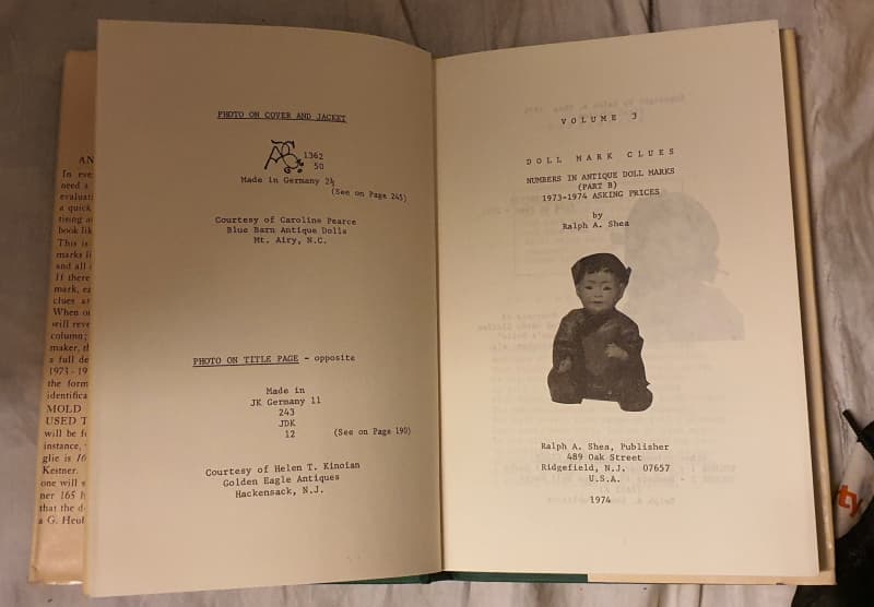 8 Bücher "Doll Mark Clues" Antiques Doll Marks