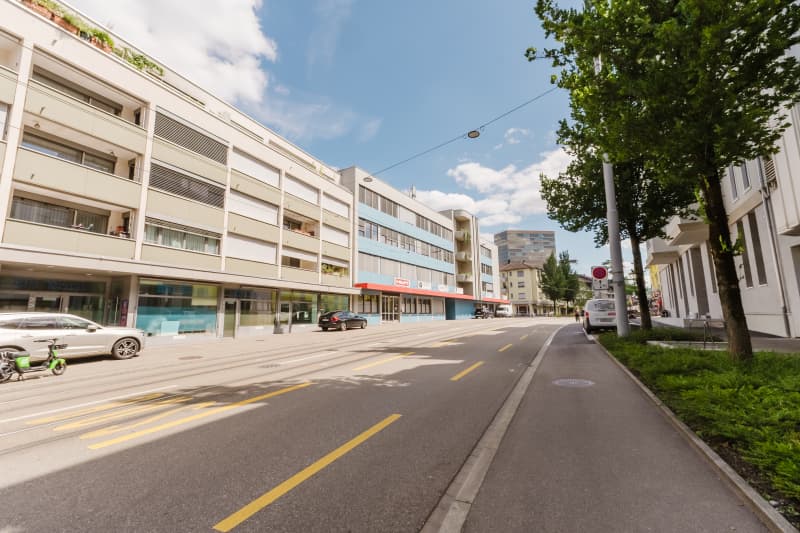 Stuhlmiete im Herzen von Zürich Oerlikon – nur CHF 680/Monat