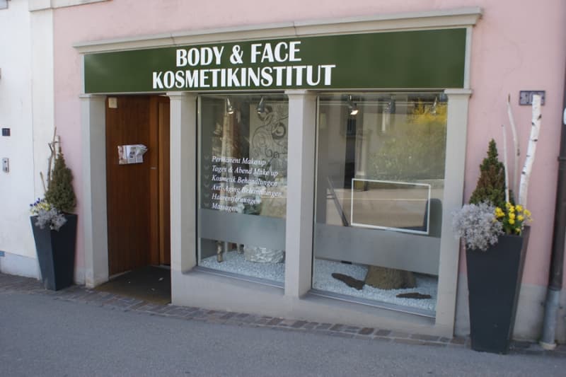 Masseurin / Nailstylistin / Podologin