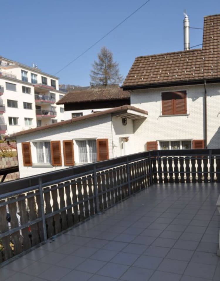 Neu Renoviertes Einfamilienhaus