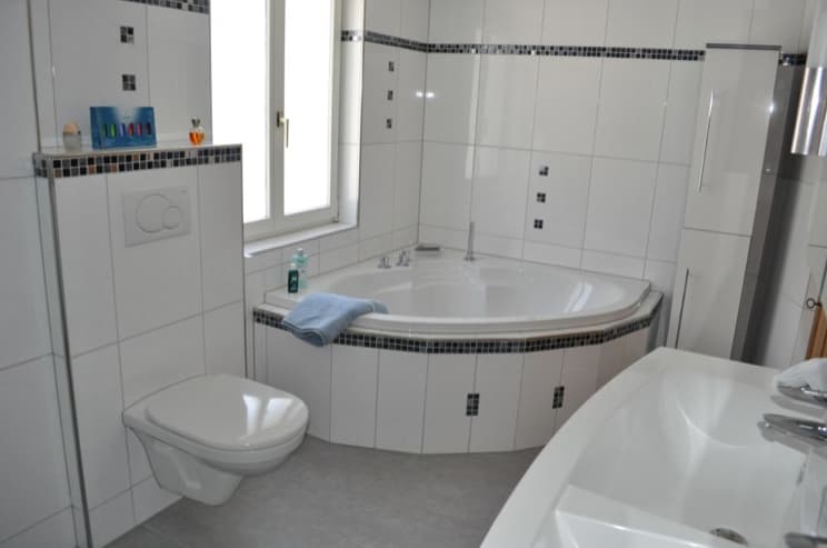 Neu Renoviertes Einfamilienhaus
