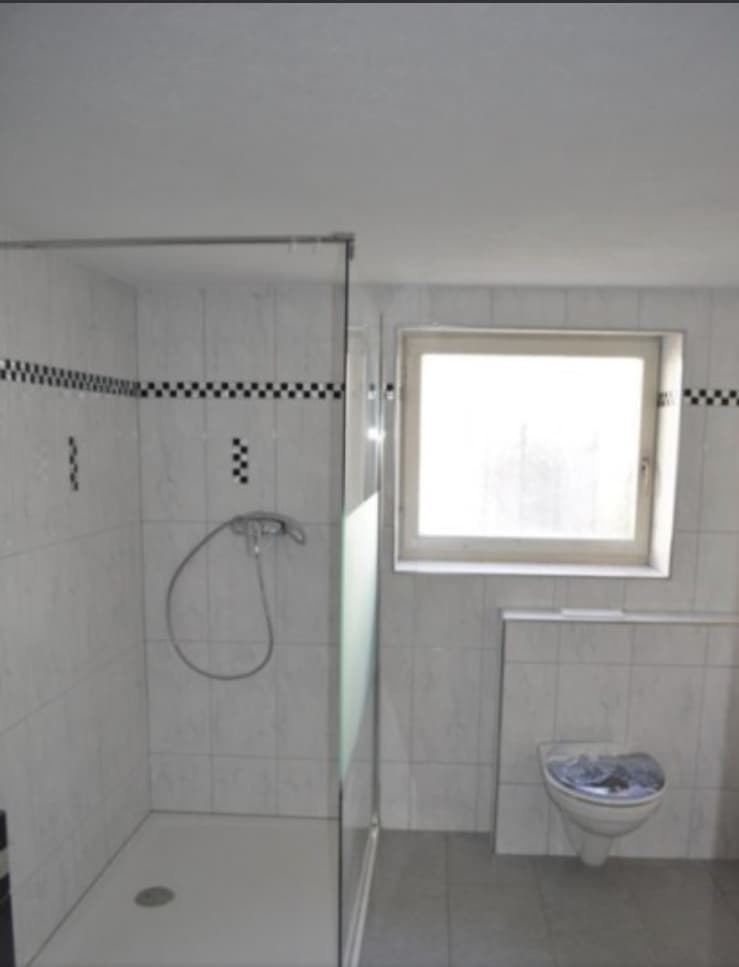 Neu Renoviertes Einfamilienhaus
