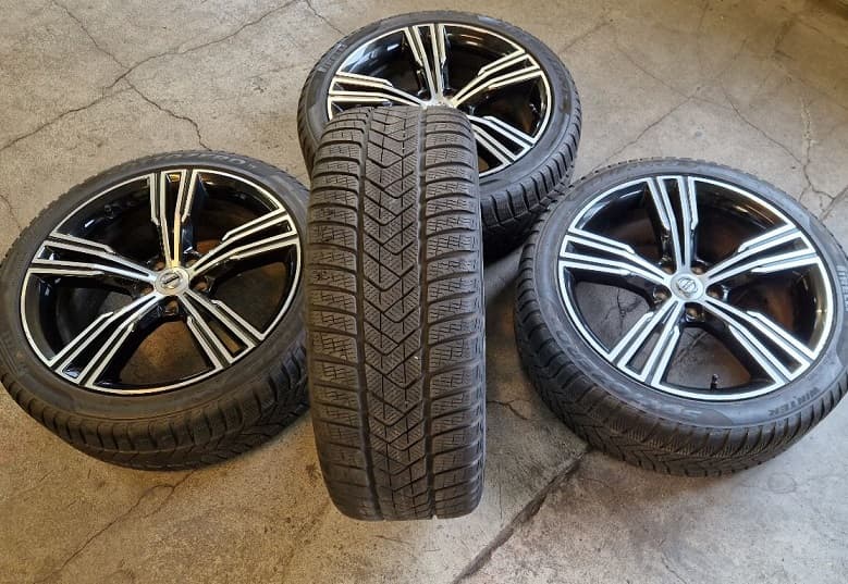 Volvo V60 Original Winterräder 19" Pirelli