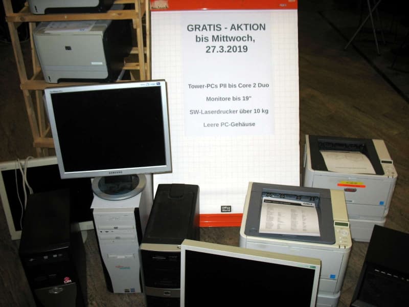 Computer, Monitore, Drucker zu verschenken!