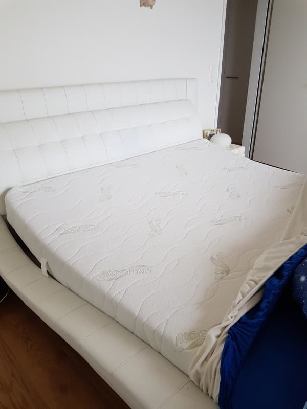 Doppelbett modern