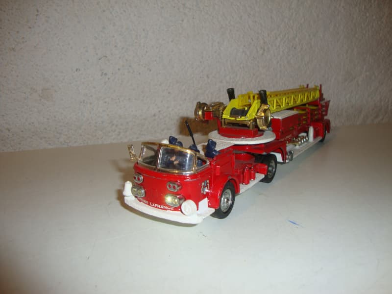 Feuerwehrlastwagen Corgi