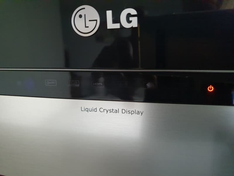 Grosser LCD Fernsehen LG