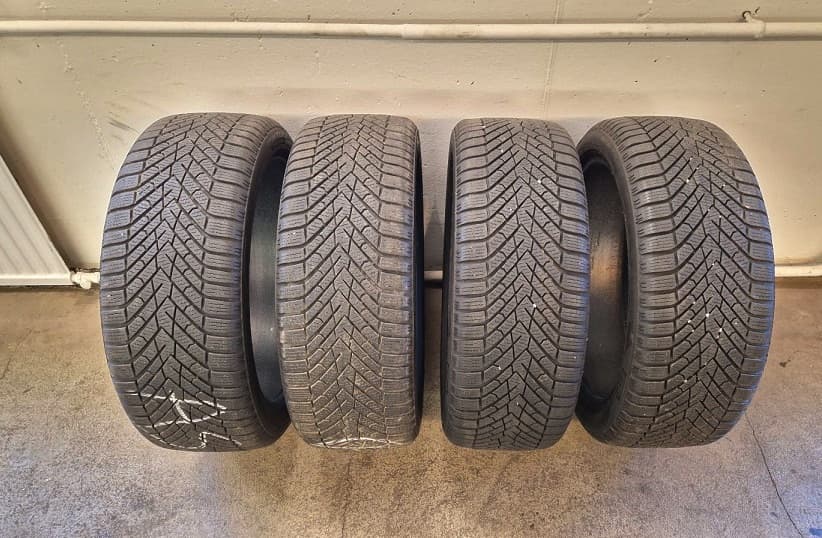 Winterreifen Pirelli 225/45/19" zb. Seat Ateca