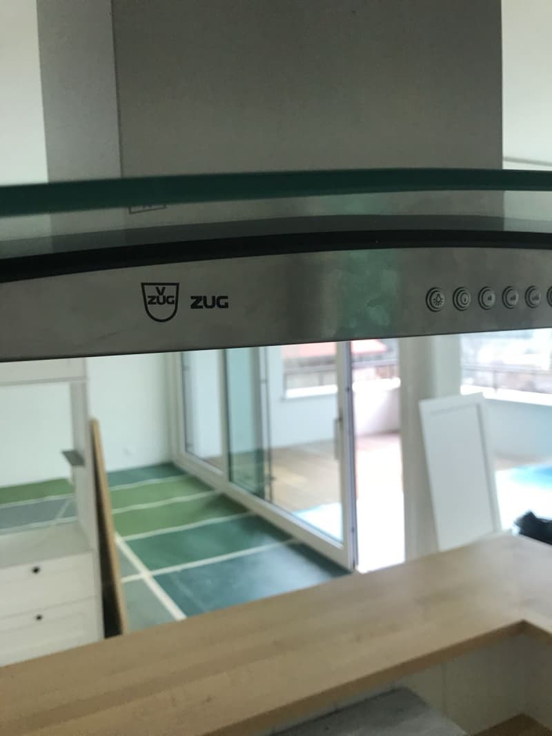 Diverse Küchen und WC Einrichtungen