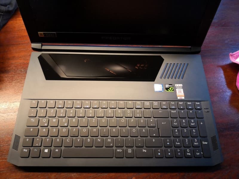 Acer Predator Triton 700 Gaming Notebook