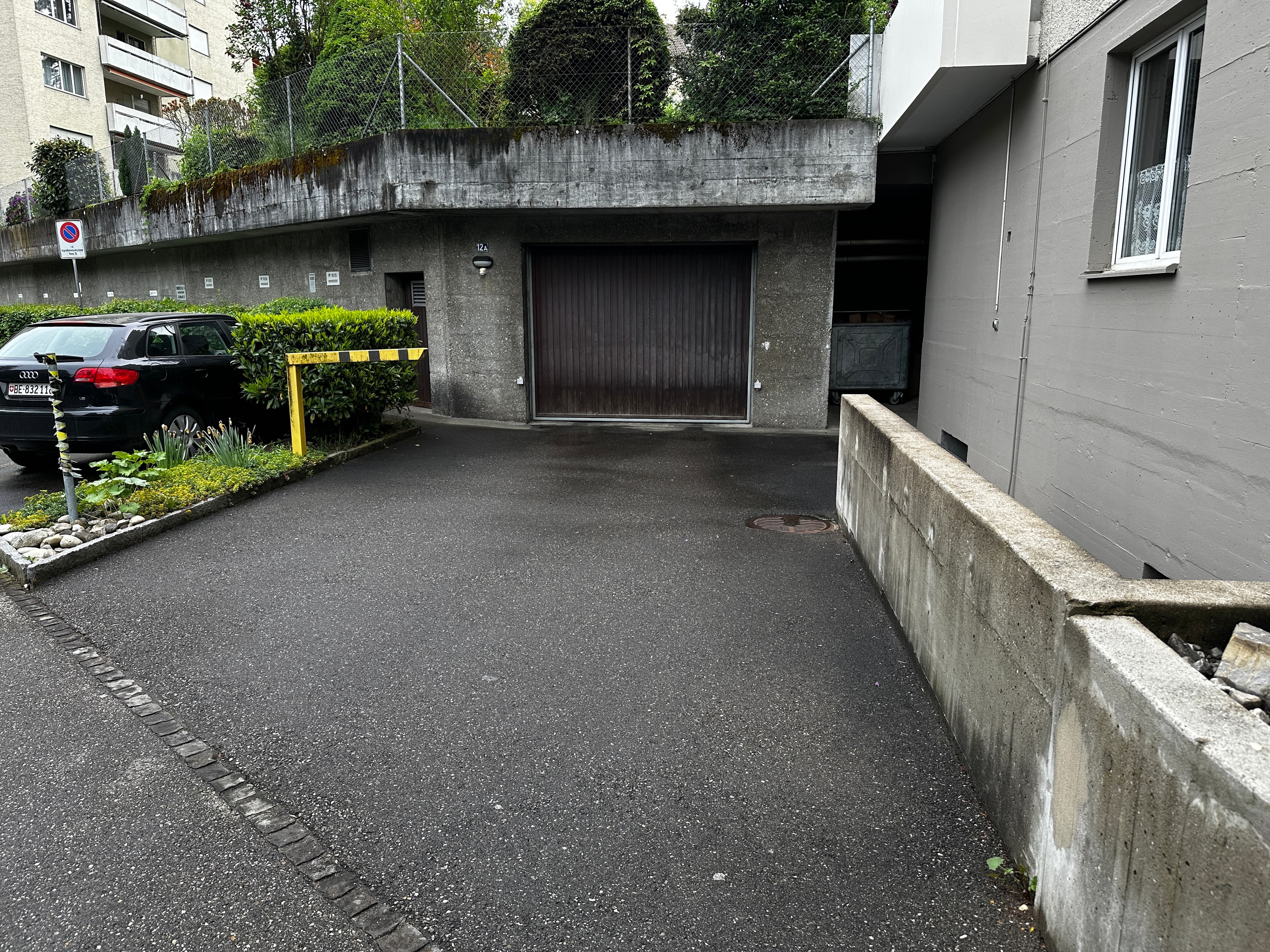 Zu Vermieten: Einstellhallenplatz in Köniz