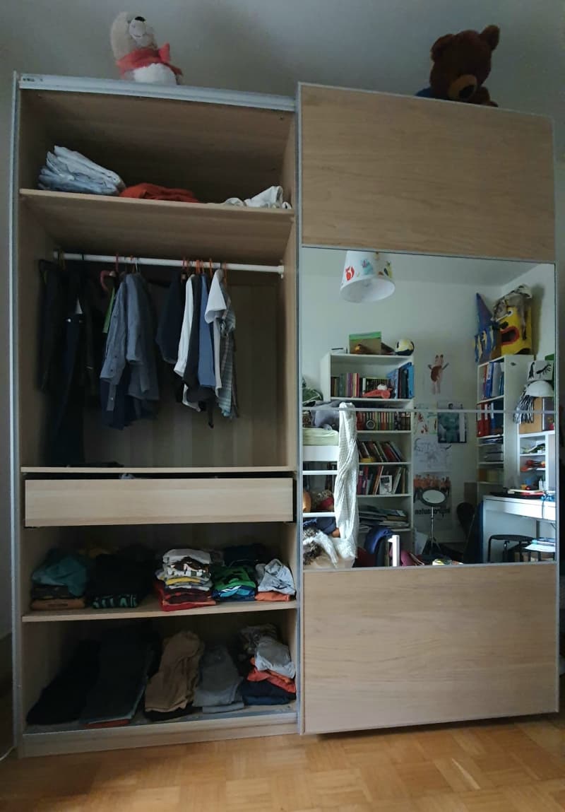 Kleiderschrank mit Spiegeltüren
