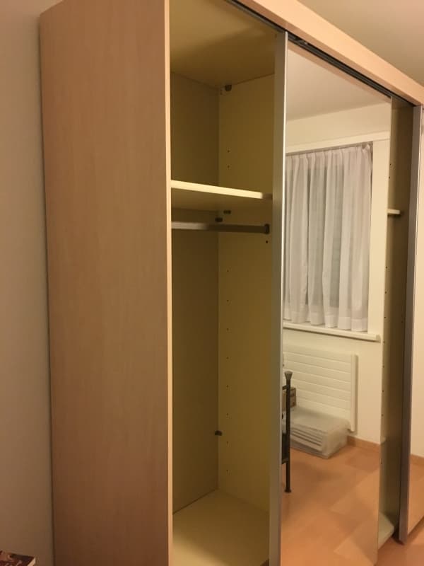 Schlafzimmer (Schrank + Bett)