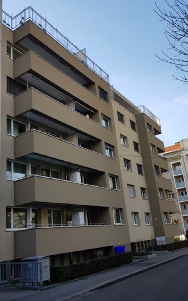 Renovierte 2.5-Zimmer Wohnung ca 68 m2 im 3.OG !!!