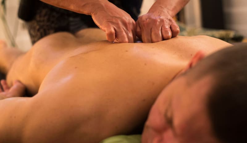 Türkischer, arabischer, albanischer, kroatischer Masseur