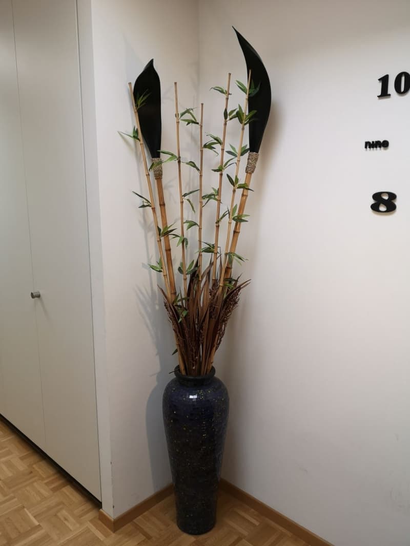 Desiger Mosaik-Vase mit Bambus-Deko