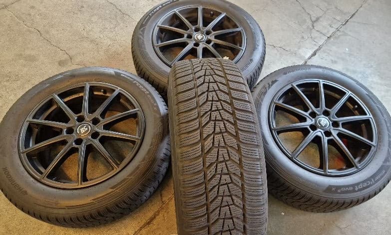 Audi Q5 RC Winterräder 18" Hankook