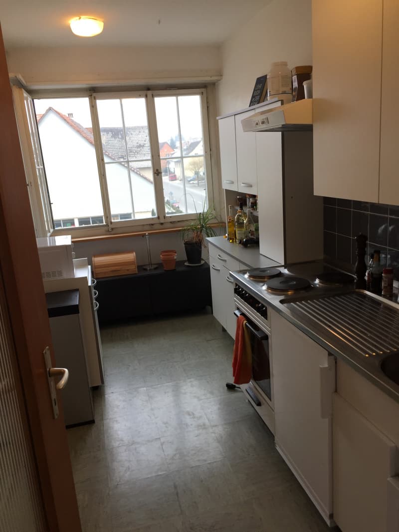 Preiswerte schöne 2.5 Zimmerwohnung zu vermieten