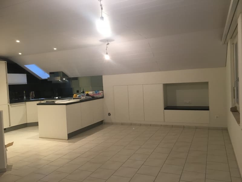 2.5 Zimmer Wohnung mit Cheminée und Aussenpool
