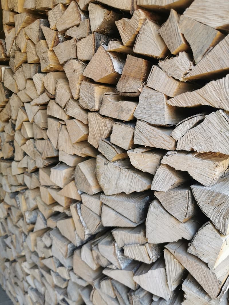Brennholz, Feuerholz, Ofen und Cheminéeholz inkl. Anfeuerholz