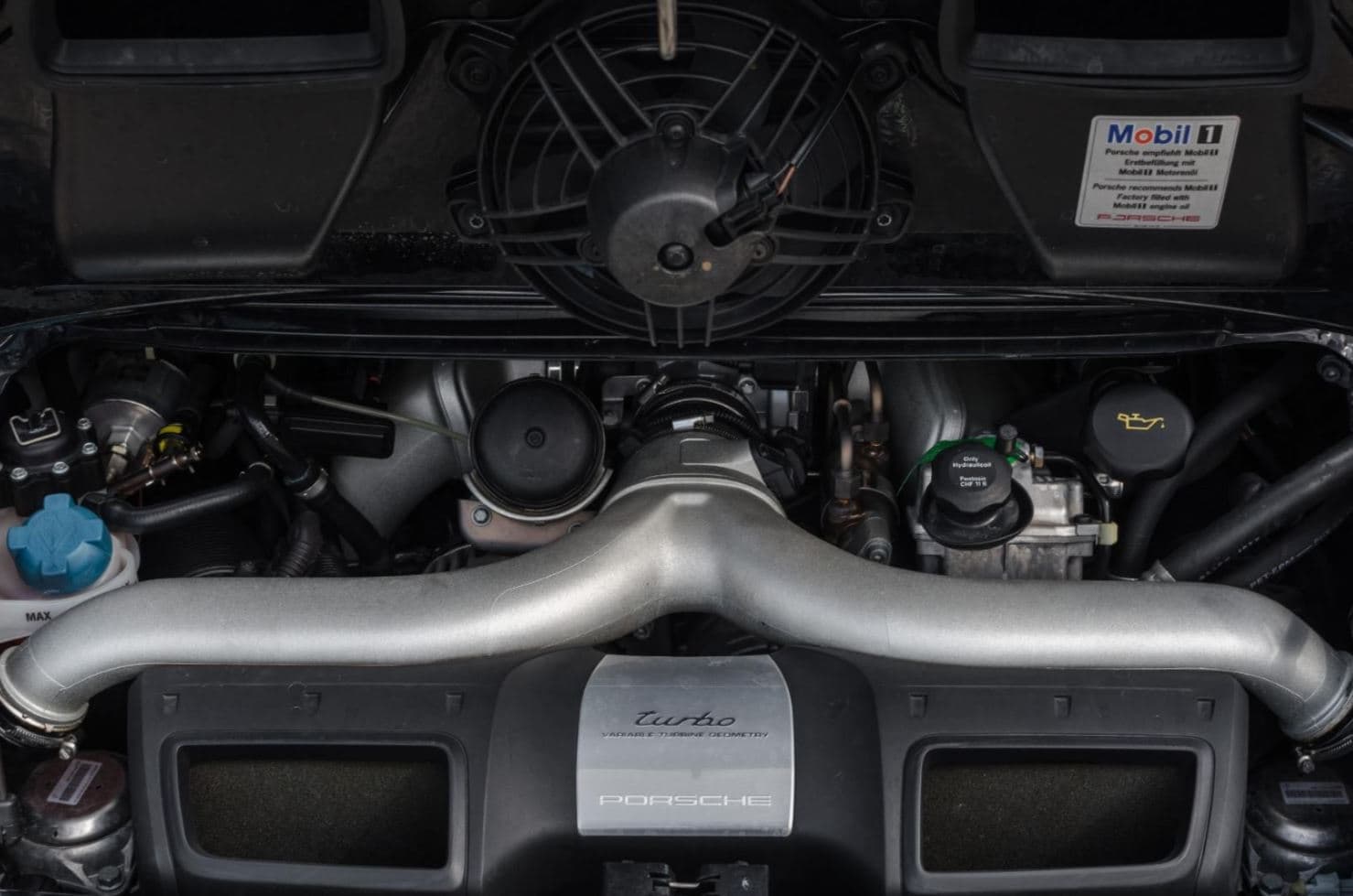 PORSCHE 911 Turbo