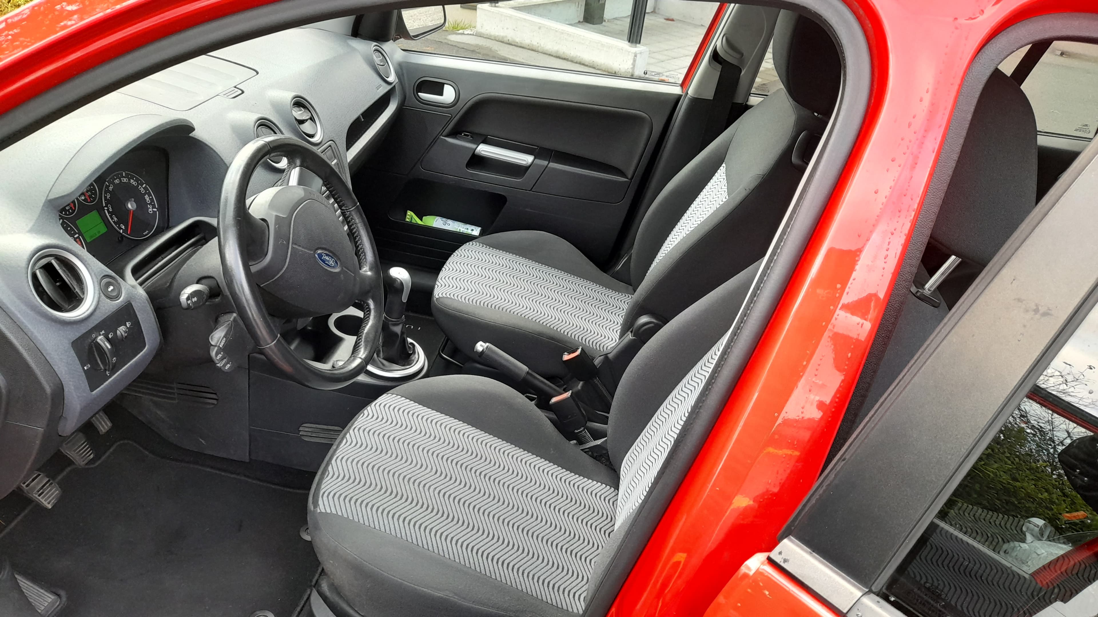 FORD FUSION KOMBI *** sehr günstig im Unterhalt ***