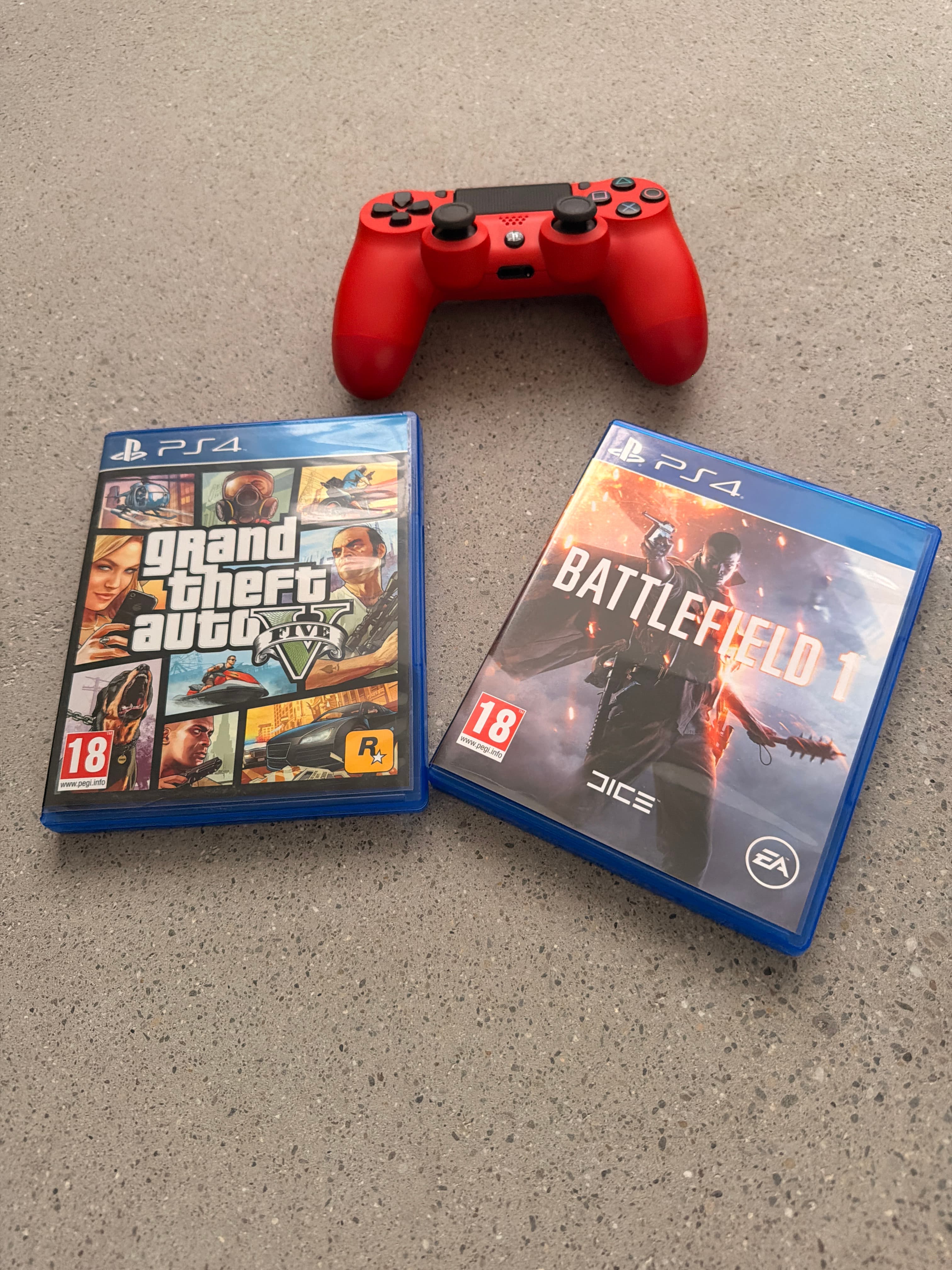 PlayStation 4 (PS4) mit 1 Controller, 2 Spielen und HDMI-Kabel
