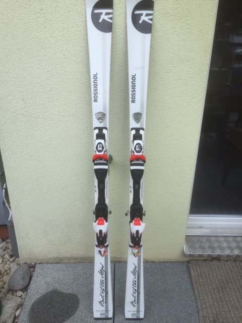 SKI Rossignol