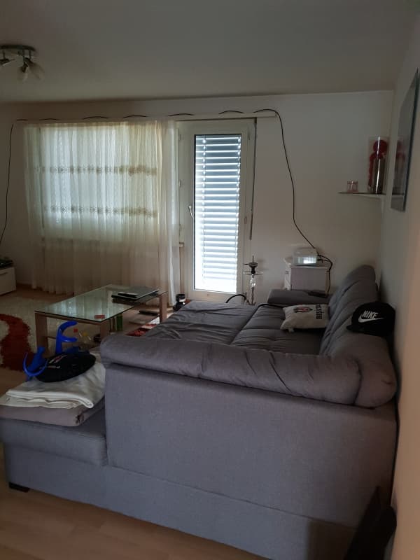Schöne 3.5 Zimmer Wohnung mit Balkon